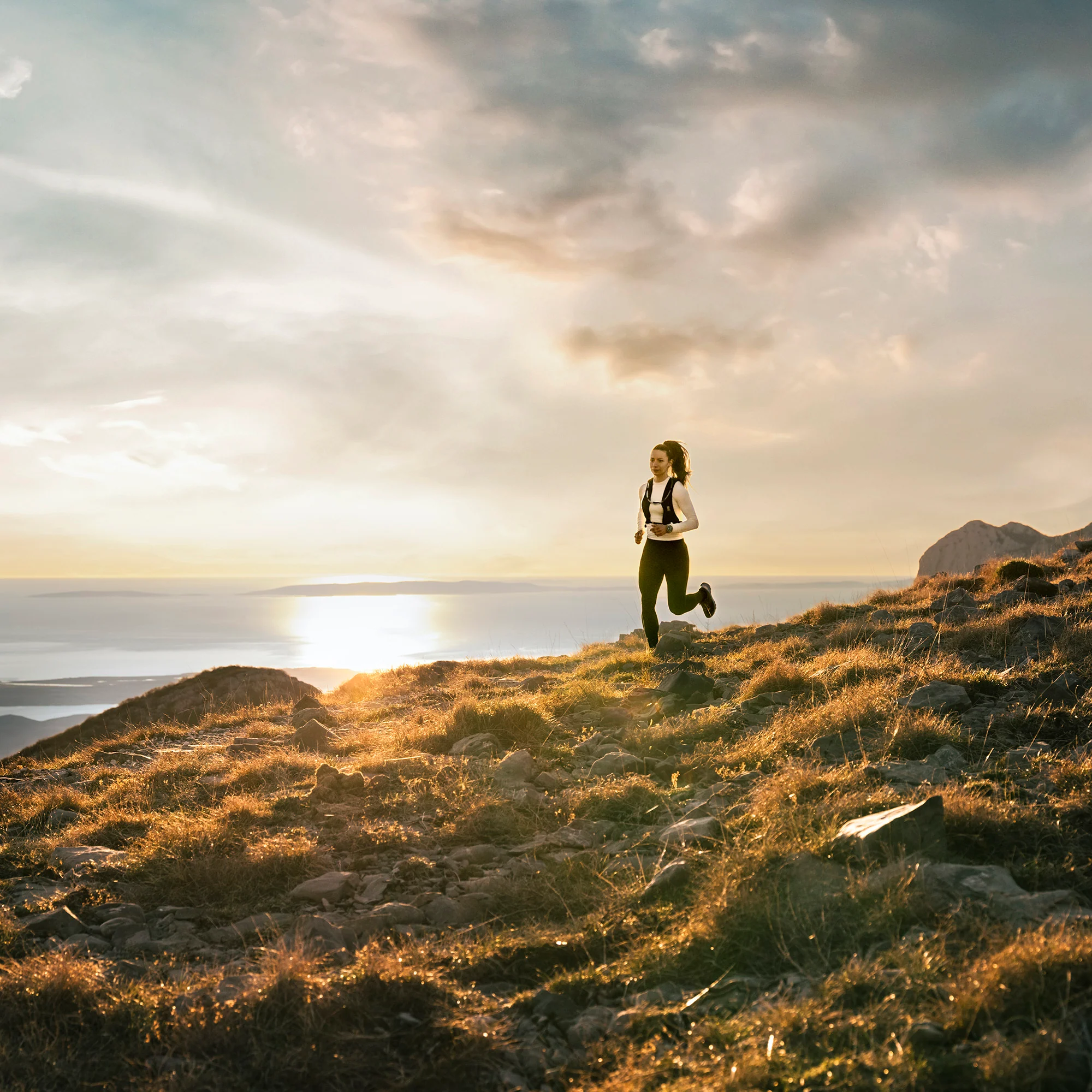 Garmin Fenix 8 Sapphire 47mm GPS Smartwatch with 1.4-Inch AMOLED Display (Black and Pebble Gray) - Image 9